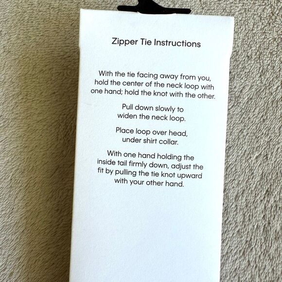 NWT Calvin Klein Boys Lavender Adjustable Zipper Neck Tie - Picture 6 of 8